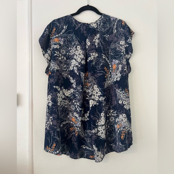 Serein brand Floral Navy Women's Blouse size 3X (M122) - Picture 5 of 6